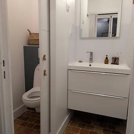 Charming T2 With Balcony In Lille-centre *