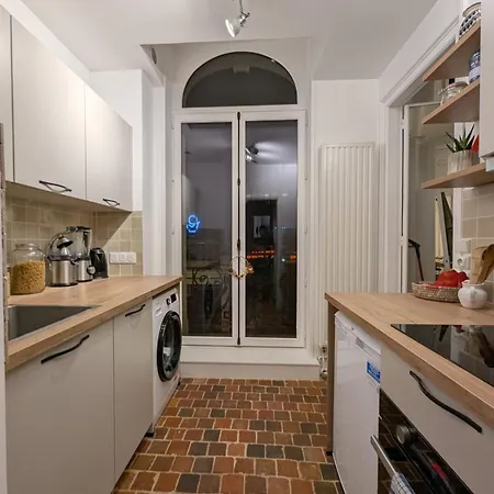 Charming T2 With Balcony In Lille-centre *